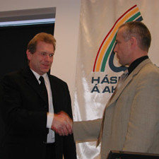 Þorsteinn Gunnarsson, rektor Háskólans á Akureyri, og Benedikt Sigurðarson, formaður stjórnar KEA, s…