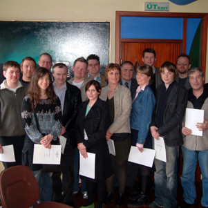 Styrkþegar eða fulltrúar styrkþega sem hlutu 100 þúsund krónur.