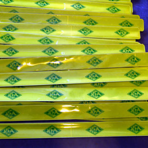 Borðarnir eru 34 cm langir og eru þannig hannaðir að þeir hringa sig um handleggi eða fótleggi. Skem…