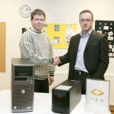 KEA færir Fjölmennt tölvubúnað að gjöf