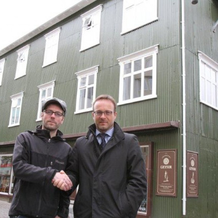 Starfsemi hafin í Hafnarstræti 98