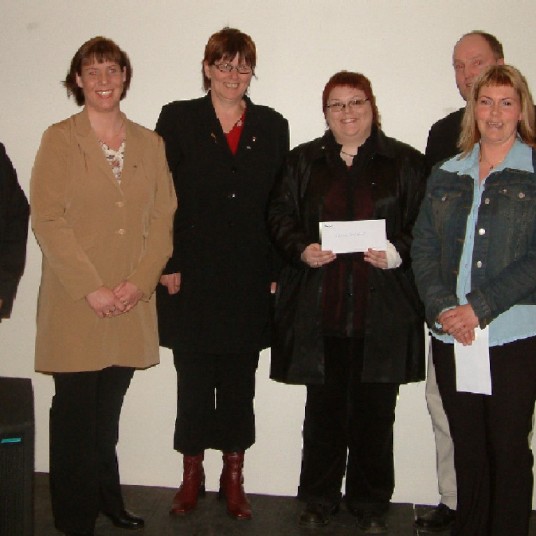 Fulltrúar félagasamtakanna ásamt Benedikt Sigurðarsyni, formanni deildarstjórnar Akureyrardeildar, o…